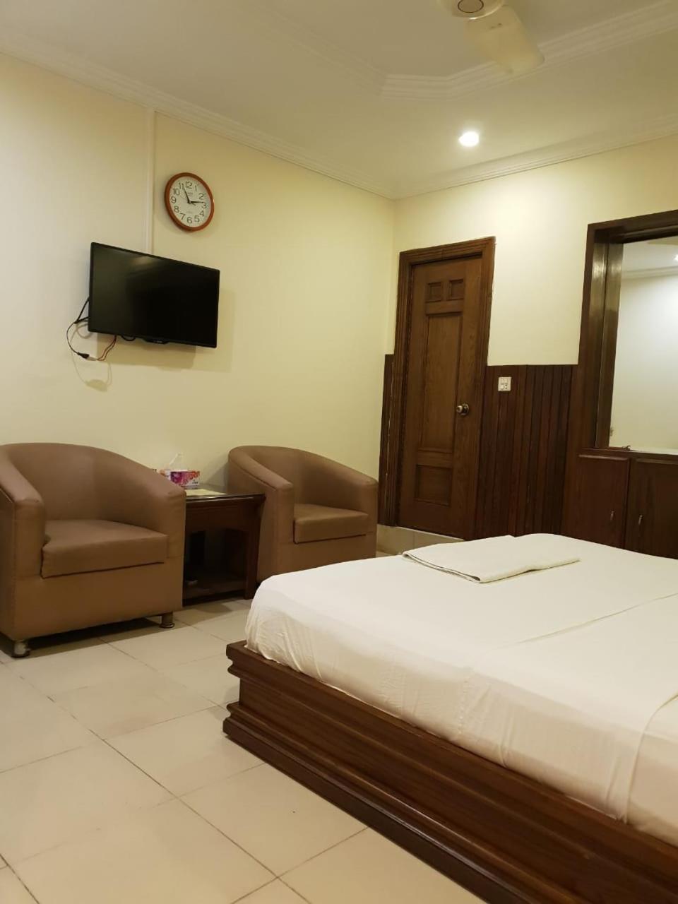 Hotel Grand Faisalabad Ngoại thất bức ảnh
